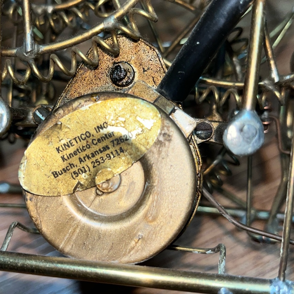 Kinetico Studios Gordon Bradt 6 Man Brass Hand Crafted Clock! - Picture 5 of 6